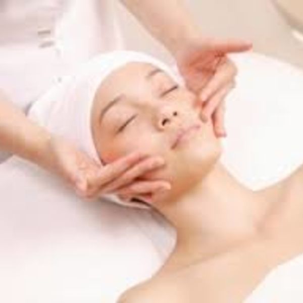 千葉で手軽にフェイシャルエステが受けられるサロンはfleur hair です